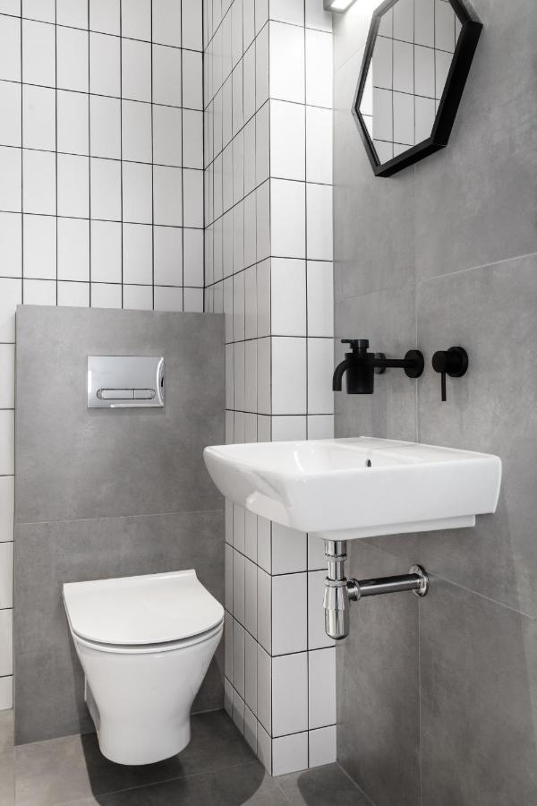 Househost Apartament: Ul. Miodowa 42/42B คราคูฟ ภายนอก รูปภาพ